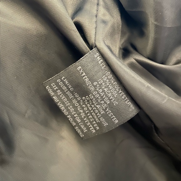 Steve Madden Wool Peacoat size L
Shoulder across 17”
Pit to Pit (23”)
Length 31” - Picture 7 of 7